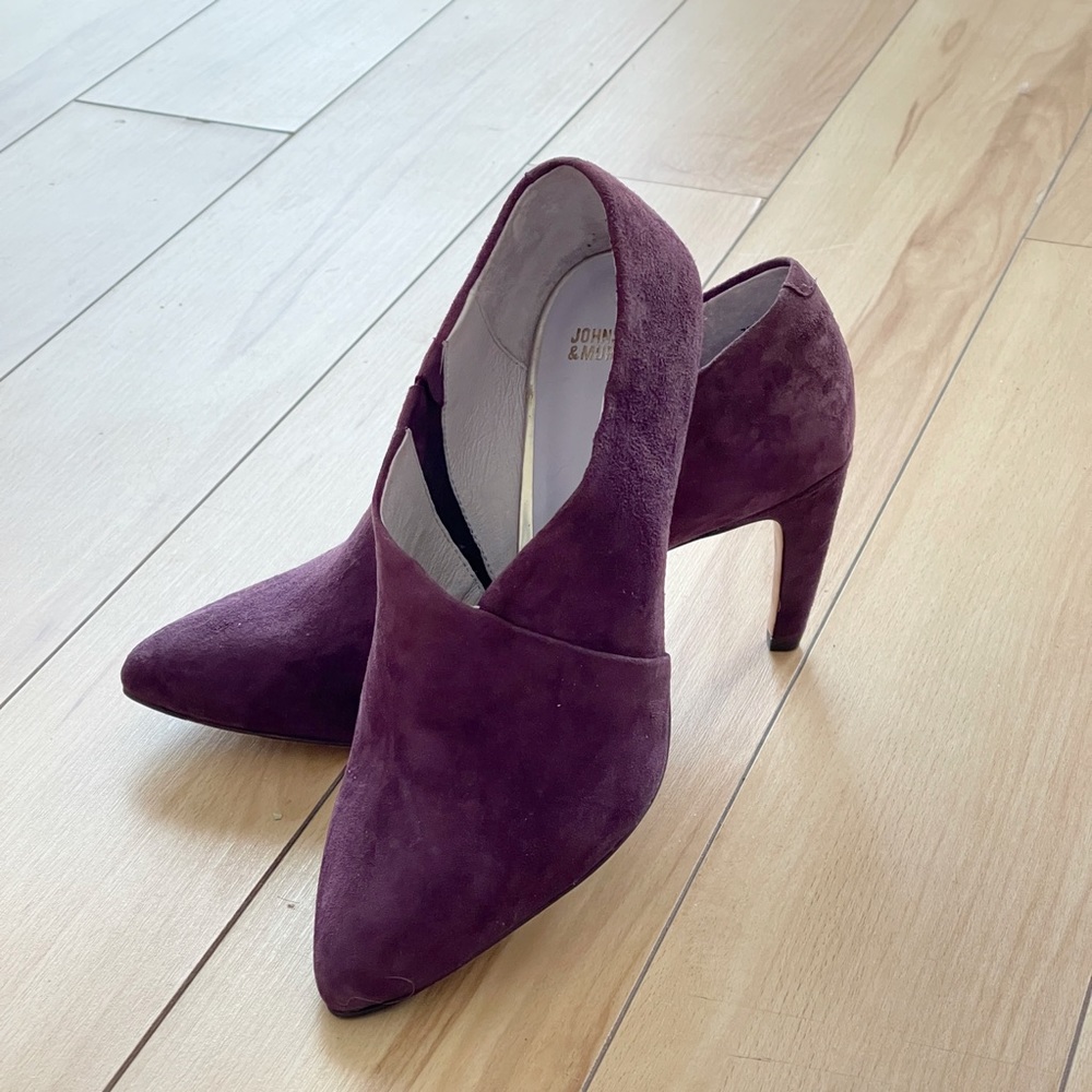 Johnston & Murphy suede booties
